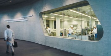 效率与美学的交汇——探秘宝马汽车莱比锡工厂导视系统设计